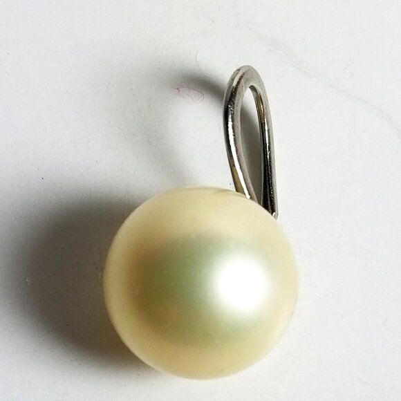 ✅Vintage Pearl Pendant with silver metal - Picture 1 of 7